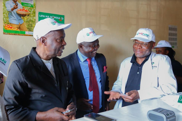 Joe Ogutu, Patrick Kimani with Governor Kivutha Kibwana